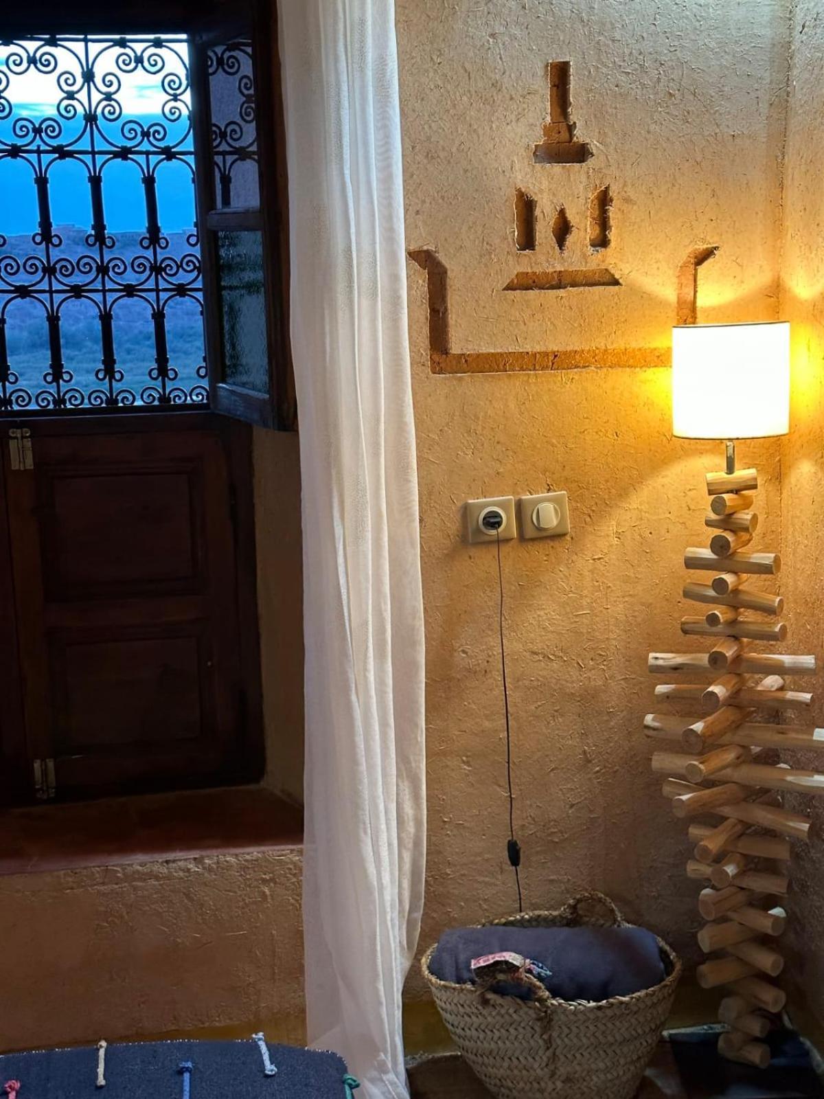 Maison D'Hotes Izza Kelaat-M'Gouna Exterior foto